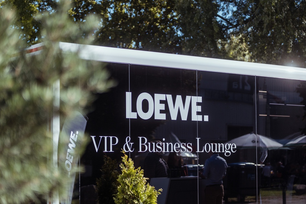 LOEWE VIP & BUSINESS LOUNGE