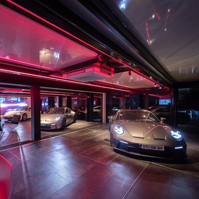 Expandable Flexible Walkthrough - Showroom