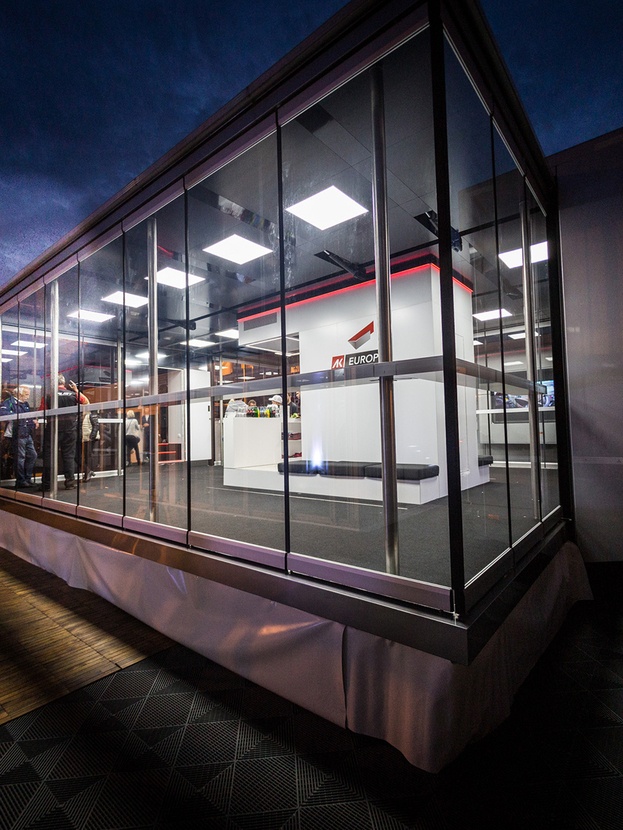 468213_glasscube-x-ray-black