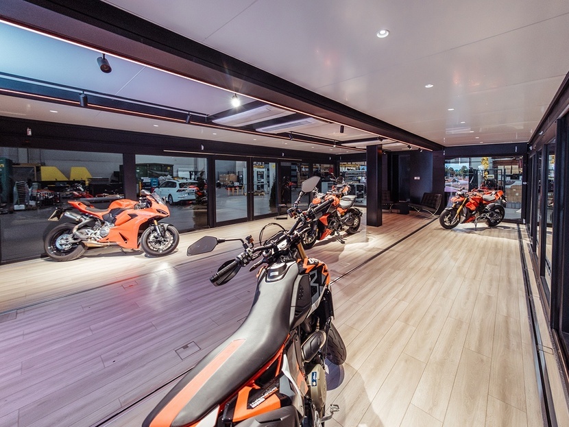 197415_flipout-container-3-5-x-ray-black