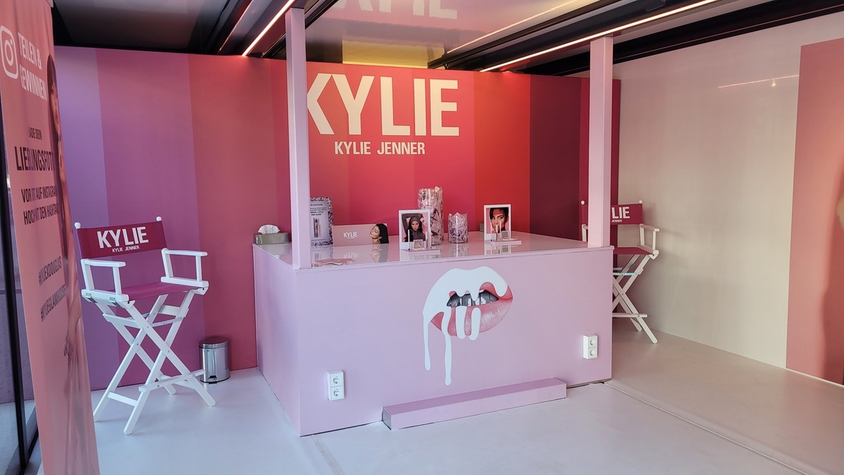 11836_kylie_roadshow_-_.jpg