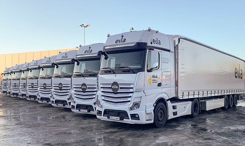 eila LKWs in einer Reihe